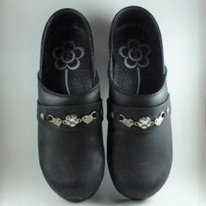 Sanita Black Leather Flower & Hearts Clogs